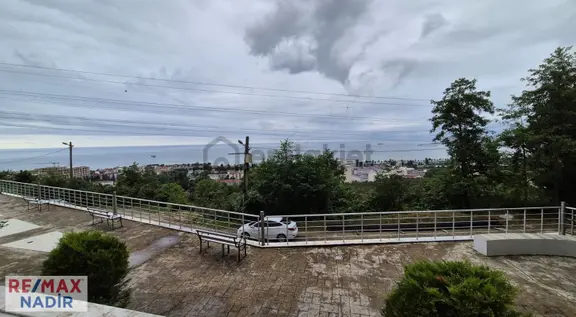 Remax Teyyaredüzü Turkuaz Evlerinde Deniz Manzaralı 3+1 Satılık 1