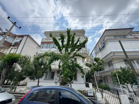 Referans'tan Akçay Merkez'de Denize 200 Mt Eşyalı 2+1 Daire 1