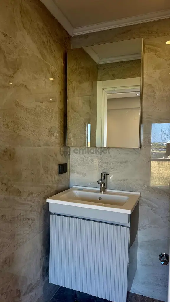Truva Sitesinde 290 M² Arsa İçinde 5+1 Deniz & Merkez Yanında 2