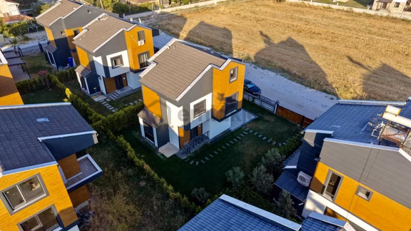 Truva Sitesinde 290 M² Arsa İçinde 5+1 Deniz & Merkez Yanında 2