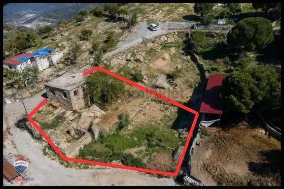 86 Hakan Büyükten Söke Avcılarda Köy İçinde Doğayla İçiçe Taş Ev 1