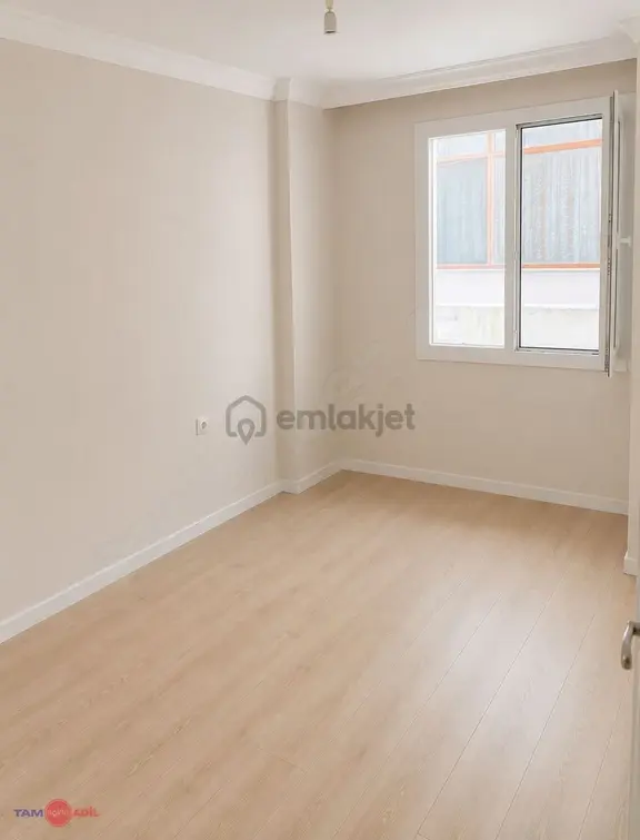 Dikili Salimbey De Acil Satılık 3+1 Fırsat Daire 2
