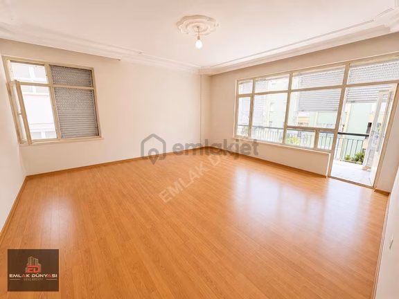 Antalya Işıklar Caddesi Üzerinde Merkezi Konumda Kiralık 1