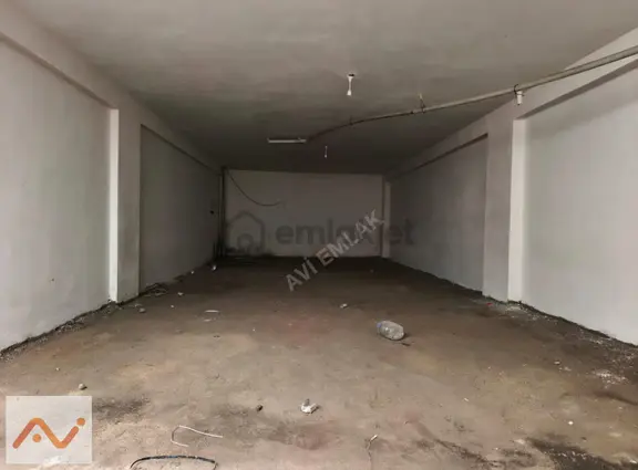 Avi'den | Merkezi Konumda Geniş Vitrinli Kiralık İş Yeri 2