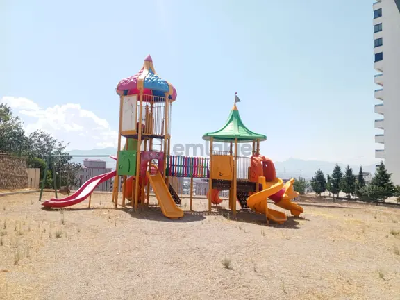 Maraşpark Civarı Kiralık 4+1 Geniş Ve Ferah Lüks Daire 2