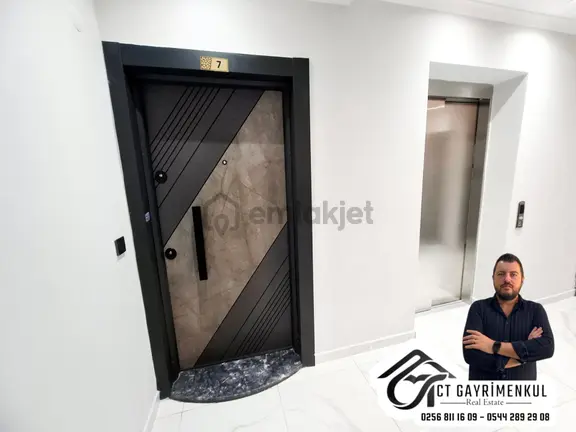 Didim'de Kiralık 1+1 Daire Orta Kat Asansörlü Çarşıya Yakın ! 2