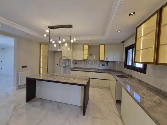 4+1 Çınarlı Tripleks Sıfır Villa 3balkon Havuz 200m2 Otopark 300m Arsa Teras G.oda 2banyo Barbekü 1