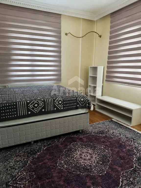 Kuşadası Ege Mahallesi'nde Ferah 3+1 Satılık Daire 2
