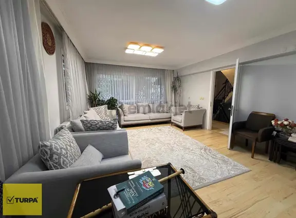 Turpa Balçovadan 7+1 Tam Müstakil Satılık Villa 2