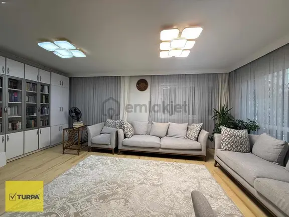 Turpa Balçovadan 7+1 Tam Müstakil Satılık Villa 2
