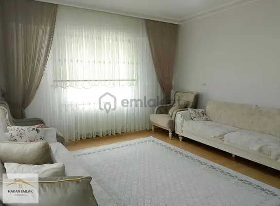 Hakan Emlak'tan Hasanpaşanin Arkasinda 3+1 Bakımlı Satılık Daire 2