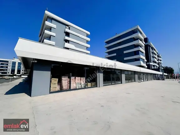 Emlak Evi'nden Zeybek'de 300 M2 Köşe Başı Kiralık Dükkan 2
