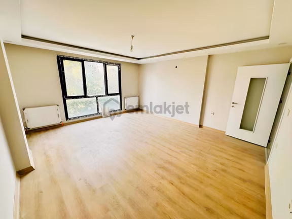 Emin Gayrimenkulden Mahmutbey Metro Dibi Site İçi 3+1 Daire 1