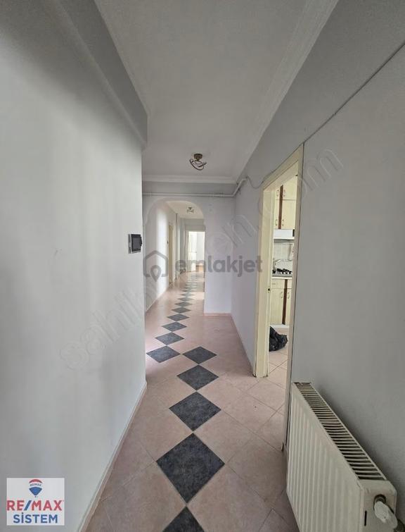 *cumhuriyet Mahallesi Merkezi Konumda 3+1 Kiralık Daire 2
