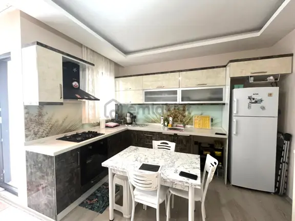 𝄞melodi'den Akçay Merkez'de Piyasanın Altında Ön Cephe Asansörlü Cam Balkon 1+1 Daire 2