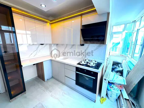 𝄞melodi'den Tam Akçay Merkez'de Ayrı Mutfaklı Arakat Ebeveyn Banyolu 2+1 Daire 1