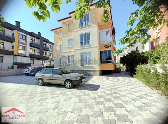 Eminevime Uyar Karani Cad.üzeri 3+1 Fullbakımlı 5 Yaş Panjurlu 2