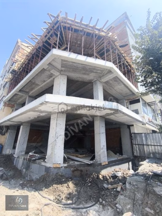 İnşaattan Deniz Manzaralı Katları Çıkmış Satılık Daireler 1