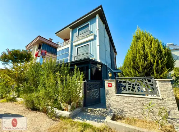Yükselden Kaz Dağlarının Eteklerinde 4+1 Ultra Lüx Satılık Villa 1
