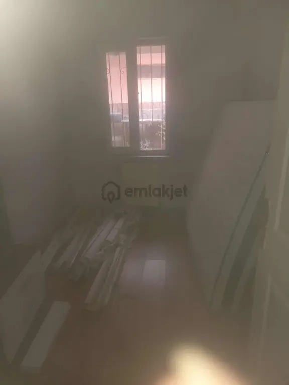 İstiklal Mahallesinde Satılık Mesken Tapulu Bahçe Katı 2