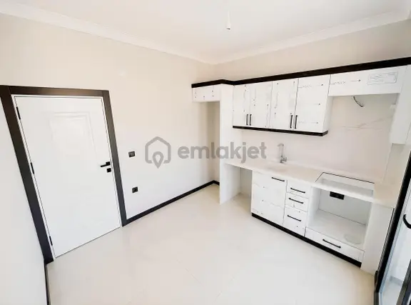 Onmax Bademalanında Satılık 2+1 Kapalı Mutfak Daire 1