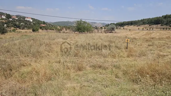 A K Mutludan Dağbelinde Ana Yola Yakın Ticari+konut+villa Arsası