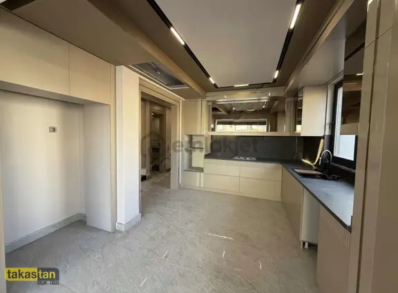 Korupark Civarı Ultra Lüx 2+1 Oturuma Hazır 2