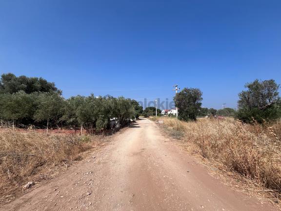 Urla'da Deniz Yakın, İmarlı, Müstakil Tapulu, 334 M² Arazi 1