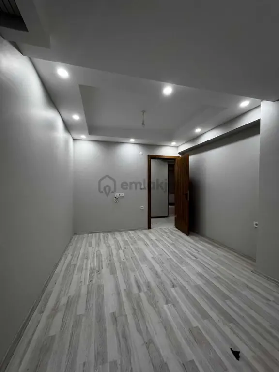 İncirtepe Mah Balkonlu Y.giriş Daire 2