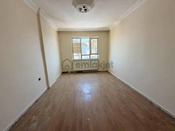 Hacıveyiszade Camii Karşısında Sultanşah Caddesi Satılık Ofis 2