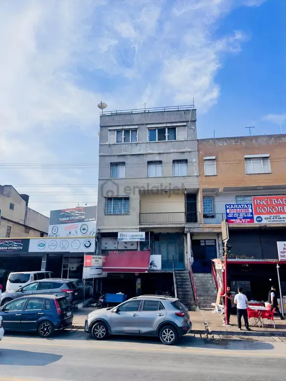 Gmk Bulvarı Üstü Limana Yakın Satılık 3 Katlı Bina + Dükkan 2
