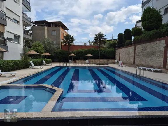 Karşıyaka Zeytinevler Sitesi Kiralık Boş 3+1, Havuz Güvenlikli Daire Kanıt Emlaktan 2