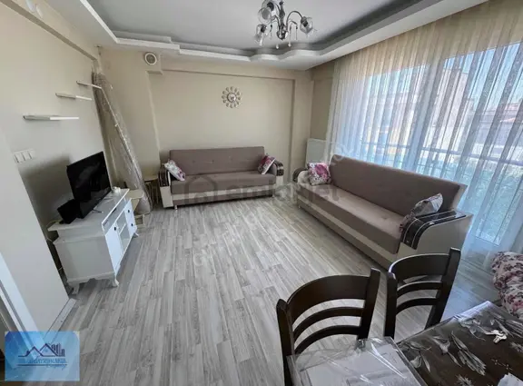 Menderes Cüneytbey Mahallesi'nde 3 + 1 Eşyalı Kiralık Daire 1