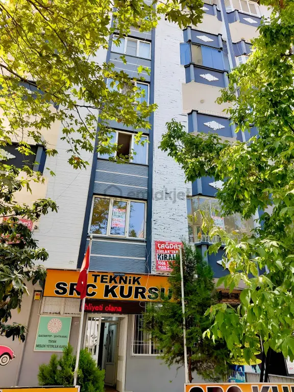 Yakup Göymenden Değirmiçemde Kiralık 3+1 Doğalgazlı Daire 2