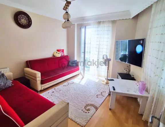 Mertcan'dan Hürriyet Mah. Adnan Kahveci Cad. Yürüme 2+1 Kiralık 2