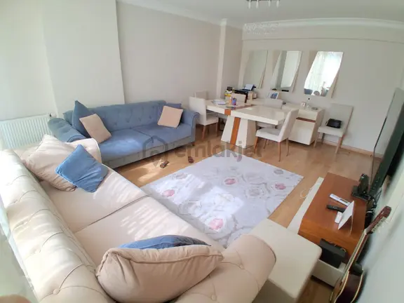 Mertcan'dan Ary Efedra Sitesi İçinde Balkonlu Geniş Ferah 2+1 1