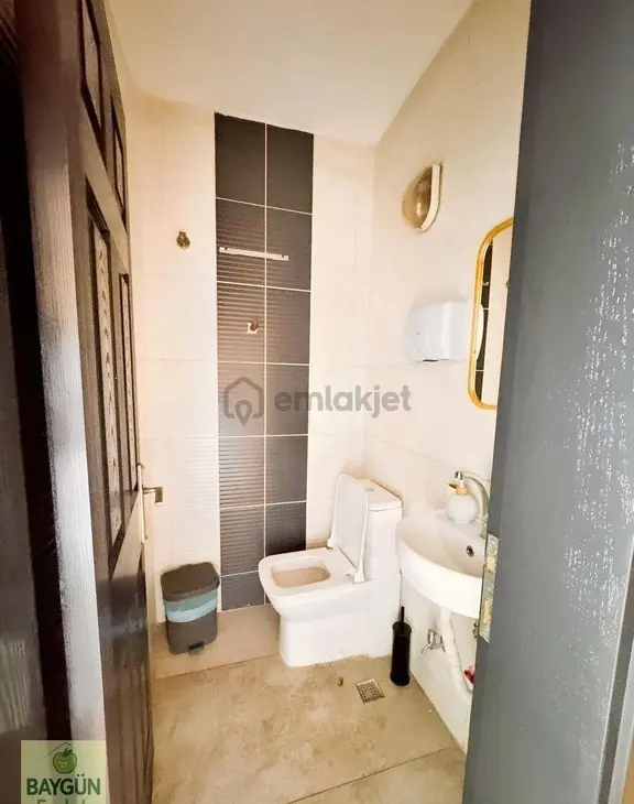 Buca Uğurmumcu Caddesi Üstünde Kiralık İşyeri 168m2 Bahçeli 2