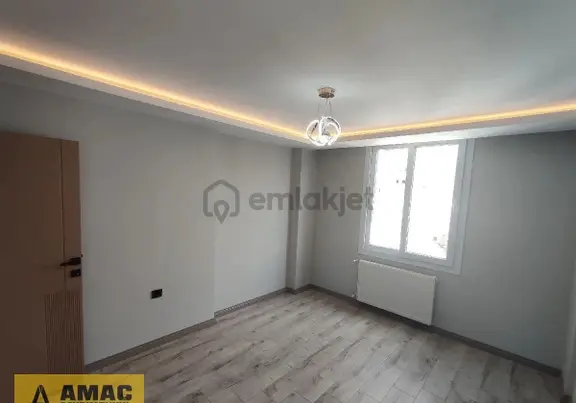 Kenan Evren'de İskanlı/hasarsız Full+full 3+1 K.mutfak Satılık Daire 2