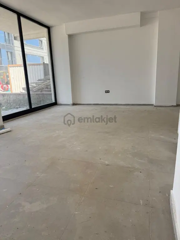 İki Tane Dükkan Komple Sitenin Karşısı Yeri Cok Güzel Fırsat Yer 2
