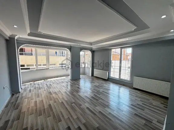 **eryıldız Gayrimenkul'den Gaziosmanpaşa Merkezde Kiralık Lüks 2+1** 2
