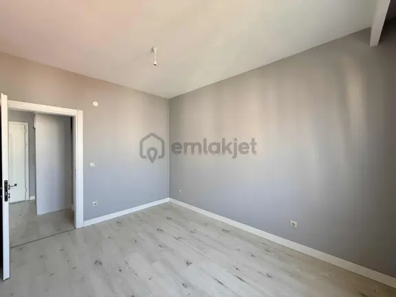 Omü Tramvay'a Yürüme Deniz Manzaralı Kiralık Eşyasız 1+1 2