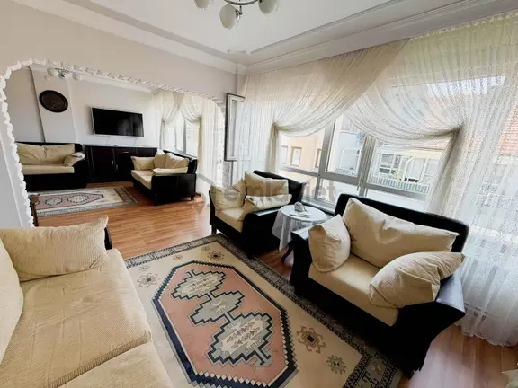 Umurbeyde Manzaralı İçi Yenilenmiş Tertemiz 3+1 Satılık Daire 1