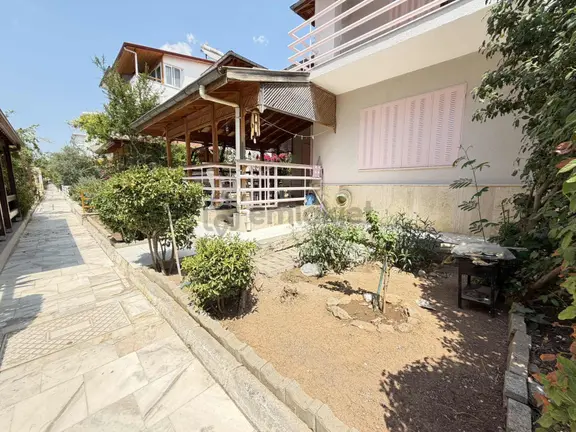 Merkezde Çarşı Pazar Ayağınızın Altında Ayrı Mutfak 3+1 Villa 2