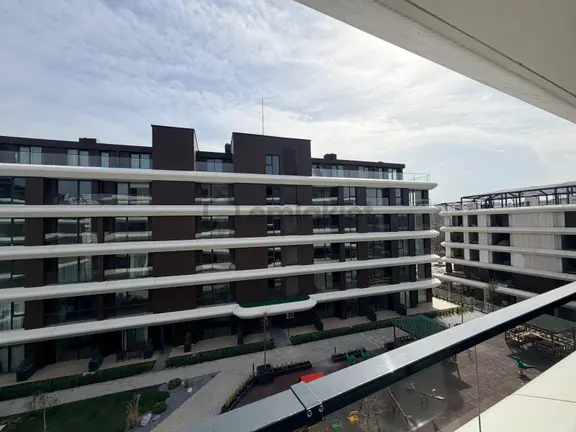 Elegantpark E2 Blokta Sosyal Alan Cepheli Şerefiyesi Yüksek 1+0 2