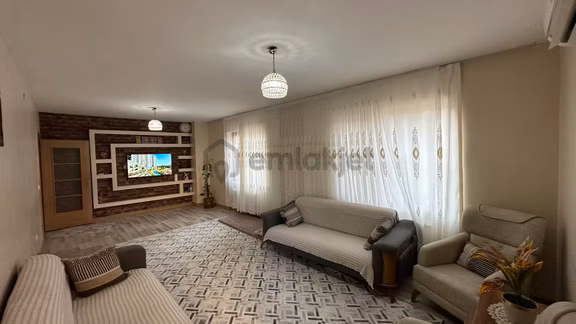 Deniz Den Karaköprü Seyrantepe Mah Sarılarda Satılık 3+1 Bakımlı Yüksek Giriş + Ebeyn Banyolu Daire 1