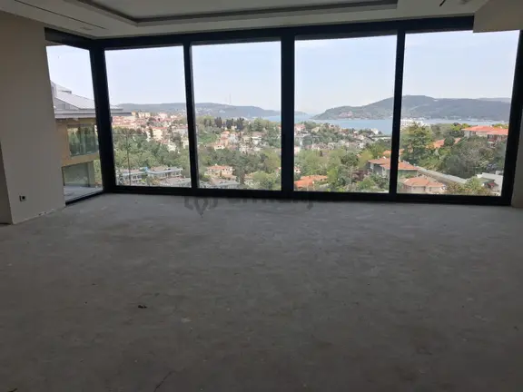 Tarabya'da Yeni Sitede Boğaz Manzaralı Satılık Çatı Dubleks 2