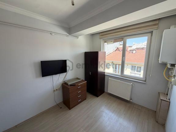Akademi'den Cadde Yakını Asansörlü Balkonlu Eşyalı Kiralık 1+1 1