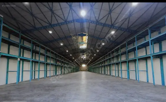 Karataş Yolunda Ruhsatlı Karekodlu Çipli Kiralık Depo 1,599m2-- 2,750,000tl -1dönüm 760m2 Kapalı. 2