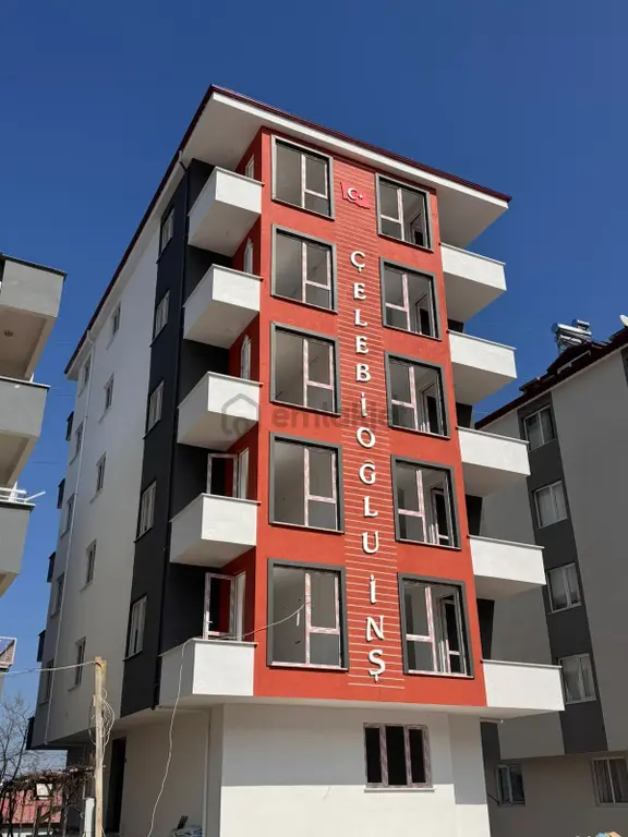 **hüsem Gayrimenkul'den Bahçelievlerde 2+1 95 M² Kiralık Daire** 1