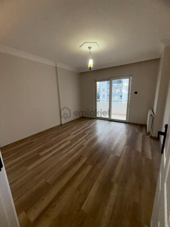 3+1 Yurt Kurttepe Cadde Üzeri Kap.mutfak 170m2 Geniş Hasarsız İskanlı 8-4 Katı Kgb Cephe Dgaz. 2